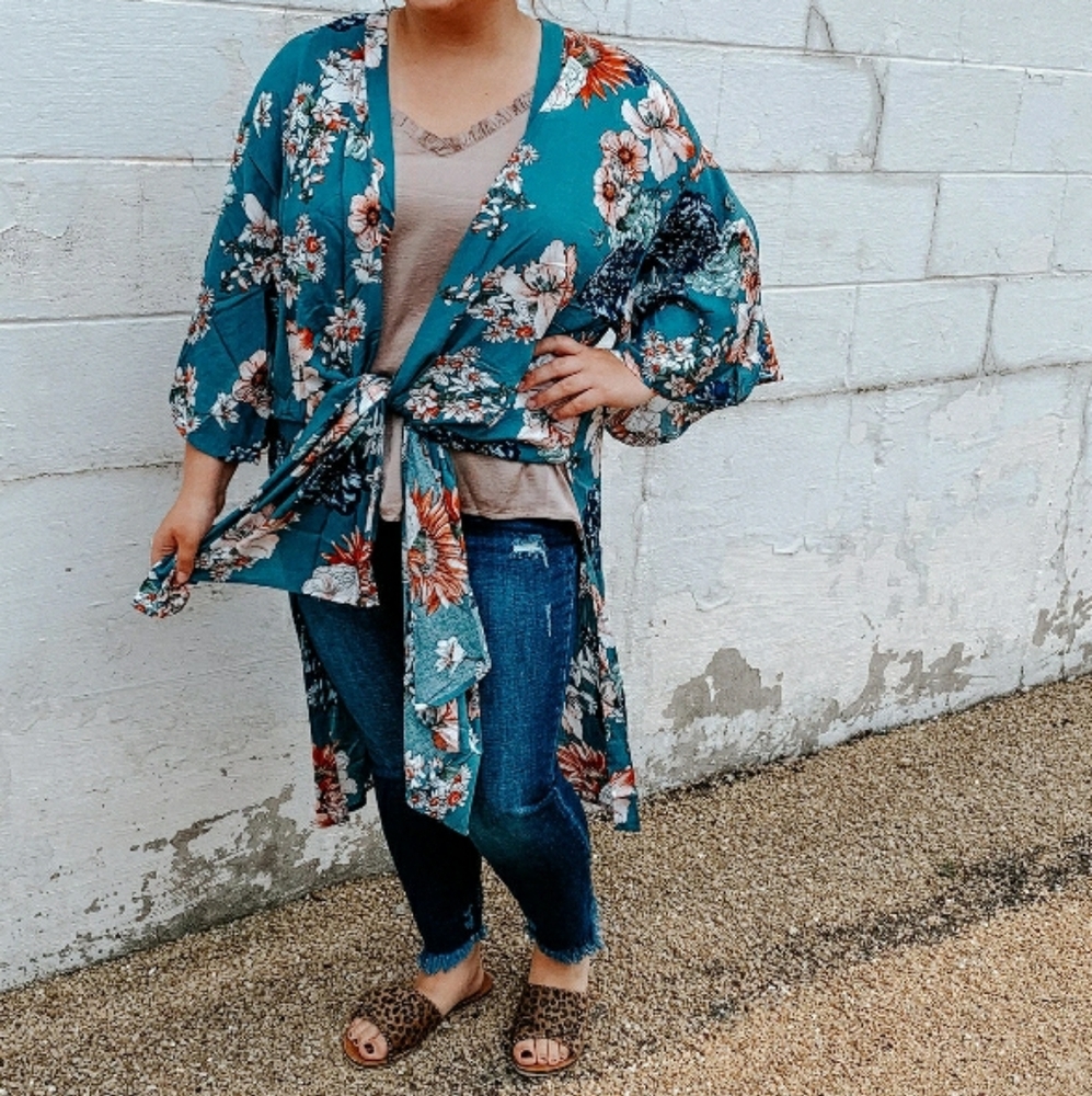 Twig and Arrow Multicolor Floral Kimono One Size